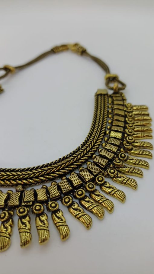 Collar bronce